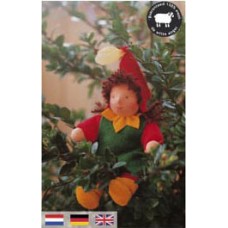 A15800 Набор для шитья вальдорфской куклы Гномик в красном колпачке, De Witte Engel, Нидерланды