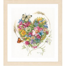 Набор для вышивания A heart of flowers    LANARTE PN-0169960