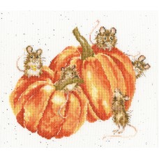 Набор для вышивания Pumpkin, Spice And All Things Mice (Тыквы и мыши) 30 x 26 см Bothy Threads XHD68
