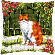Набор для вышивания подушки Кошка среди цветов VERVACO PN-0184400
