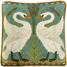 Набор для вышивания подушки Swan, Rush And Iris Tapestry 36 х 36 см Bothy Threads TAC18