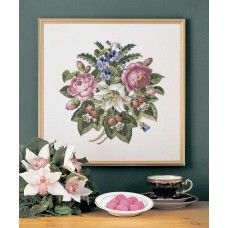 Набор для вышивания Розы,лилиии и земляника 42 х 42 см PERMIN 70-4145