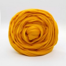 Шерсть для валяния ТРО Гребенная лента (тонкая мериносовая шерсть) 100г цв.0012 желток