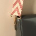 Ручка для сумки «Стрелки тройные», с карабинами, 139 +- 3 × 3,8 см, цвет белый/красный